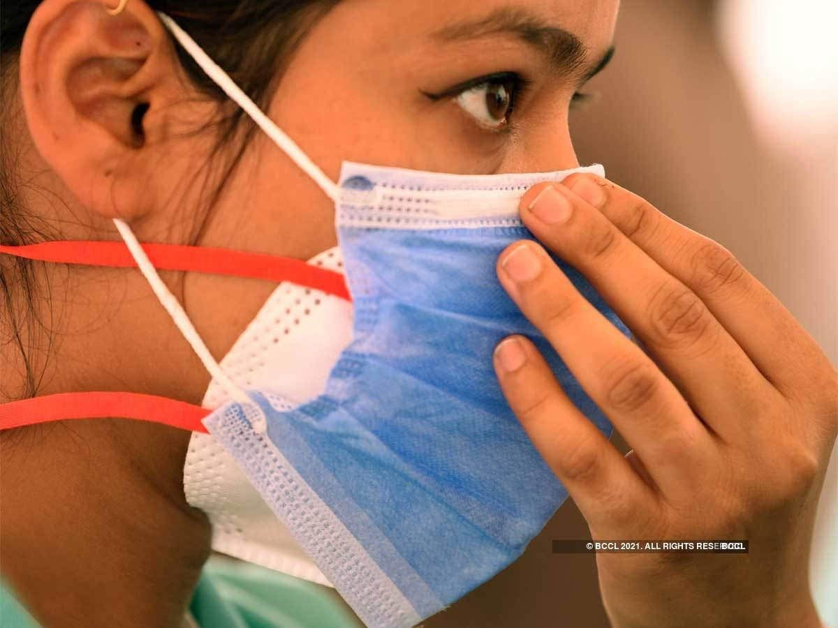 महाराष्ट्र में अब मास्क पहनना अनिवार्य नहीं, स्वास्थ्य मंत्री बोले- फिर भी अनुरोध करता हूं लोग मास्क पहने
