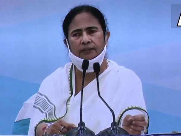 Journalists were made naked so that they do not publish news but this does not happen in my state: Mamata Banerjee
