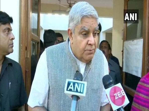 लॉकडाउन तोड़ने वालों पर बरस रही 'ममता', गवर्नर धनखड़ भड़के