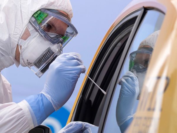 दिल्‍ली में सब्जी बेचेन वाले को कोरोना होने से हड़कंप, LNJP अस्‍पताल में 56 क्‍वारंटीन 