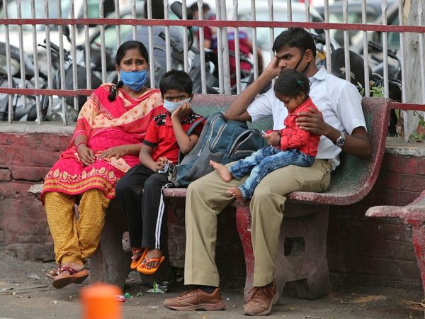 24 घंटों के भीतर बढ़ गए कोरोना के रिकॉर्ड 15,968 नए मरीज, 4.56 लाख के पार हुआ संक्रमण का आंकड़ा