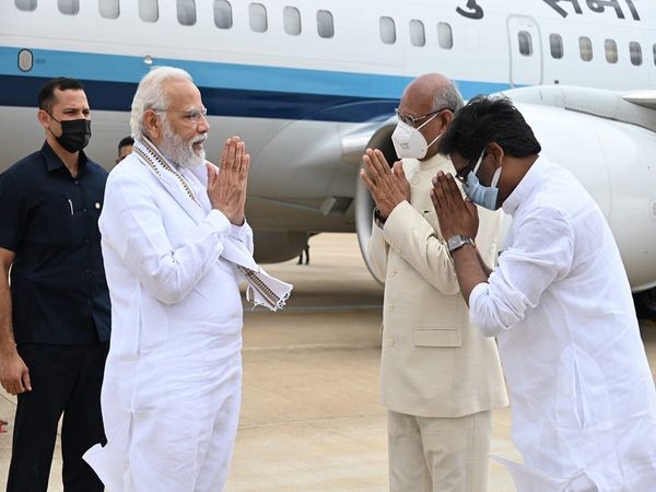 PM Narendra Modi inaugurates Deoghar airport, 16800 crore rupees projects in Jharkhand