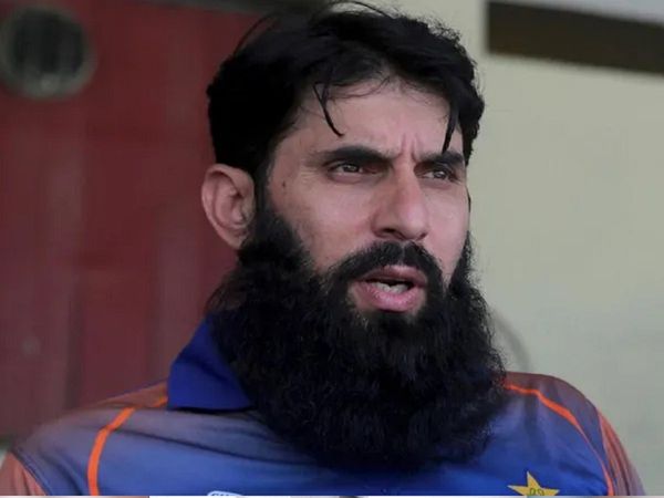 Why Misbah ul Haq resign