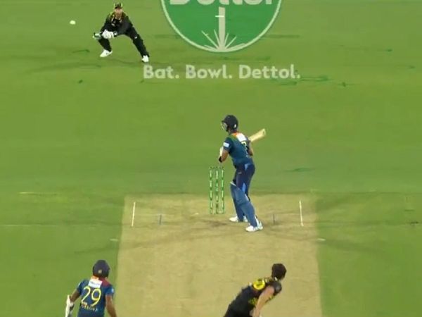 Australia vs Sri Lanka 3rd T20: Mitchell Starc wide ball
