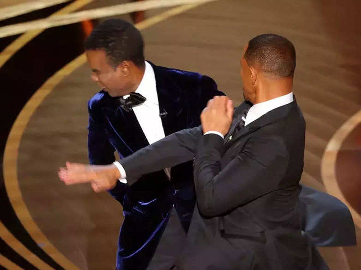Oscar Awards 2022: वाइफ के गंजेपन का मजाक सुनकर विल स्मिथ ने होस्ट को मारा थप्पड़, बाद में मांगी माफी