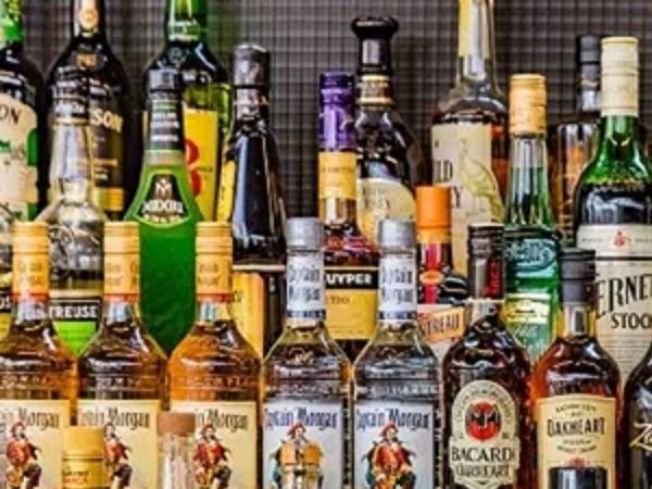 A Bengaluru Man arrested who selling alcohol online during the coronavirus lockdown