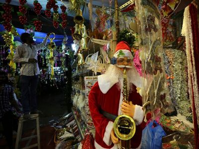 Markets are decorated to wait for Santa before Christmas, watch PHOTOS Markets are decorated to wait for Santa before Christmas, watch PHOTOS