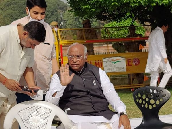 National Herald case After Mallikarjun Kharge, ED questions Pawan Bansal