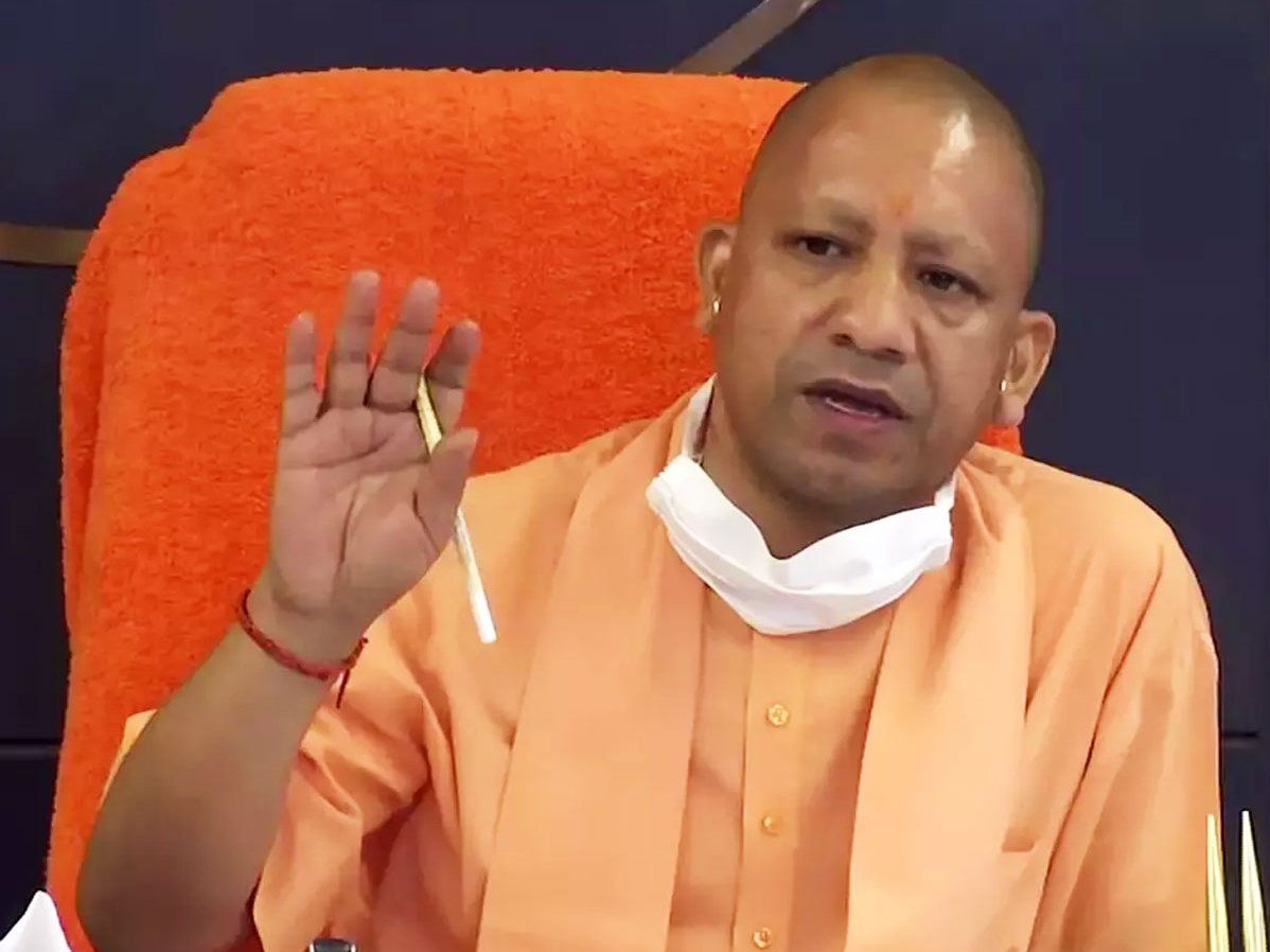 Yogi Interview: भाजपा छोड़कर भागे छुट भइयों को सीट बचाने के लाले, सीएम योगी ने कई मुद्दों पर रखी अपनी बात