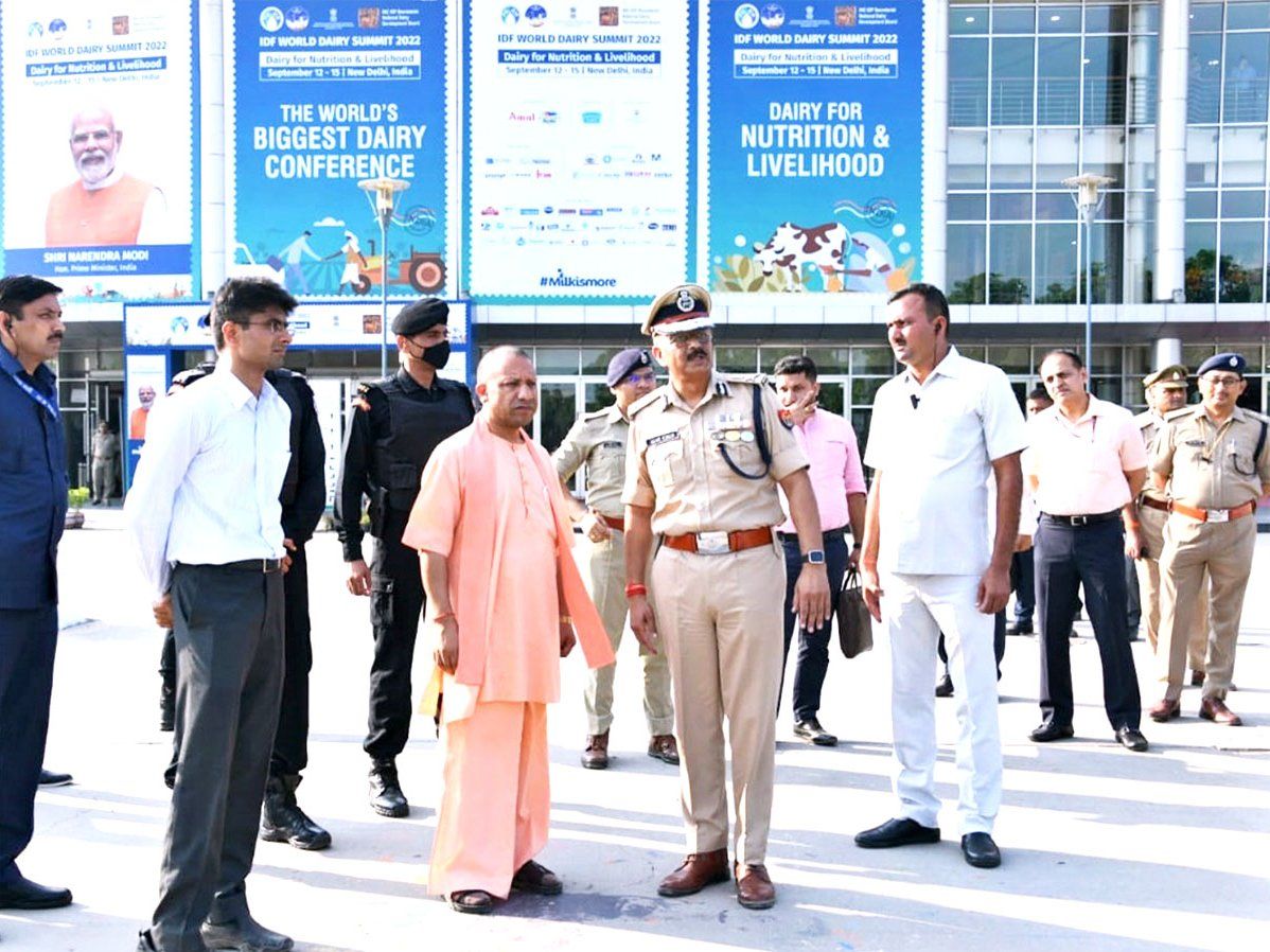 India Expo Mart: सीएम योगी ने एक्सपो सेंटर में होने वाले कार्यक्रम की तैयारियों का लिया जायजा, पीएम मोदी होंगे शामिल