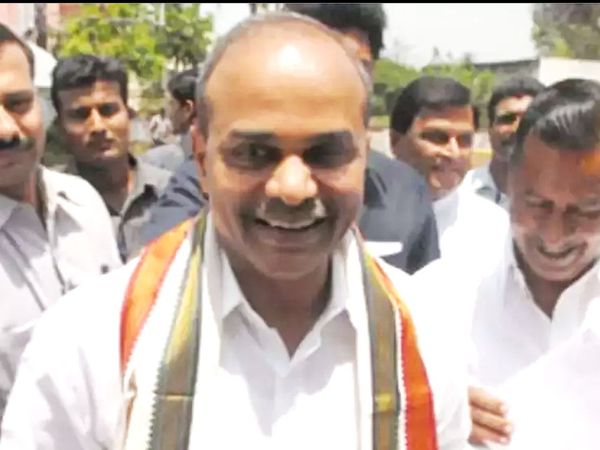 history of September 3 Dead body of former Andhra Pradesh Chief Minister YSR Reddy killed in helicopter crash