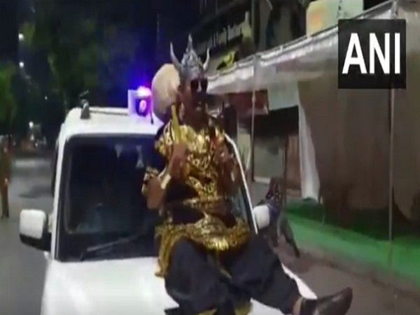 Coronavirus Indore cop dresses up as Yamraj appeals people to stay indoors