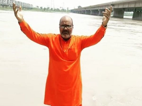 Yeti Narasimhanand Saraswati