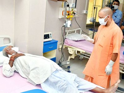 CM Yogi's visits Impact on ground zero, corona infection decreases in Uttar Pradesh CM Yogi's visits Impact on ground zero, corona infection decreases in Uttar Pradesh