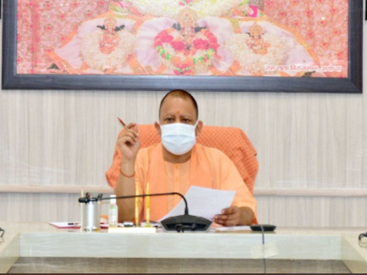 कोरोना काल में अनाथ हुए बच्चों के लिए आगे आईं राज्य सरकारें, CM योगी ने किए ये ऐलान