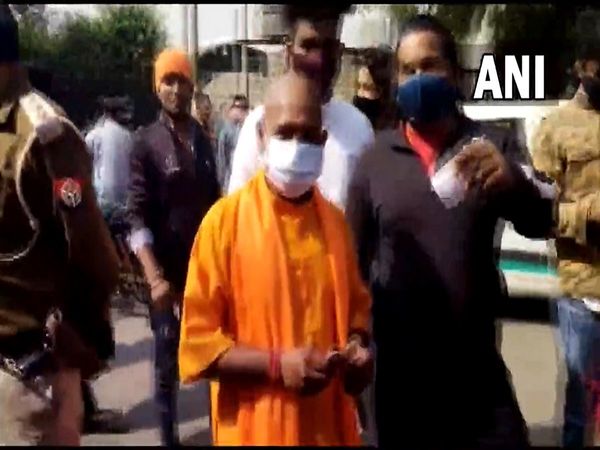 UP First Phase Election Raju Kohli a youth dressed as CM Yogi Adityanath arrived at a polling booth in Noida 