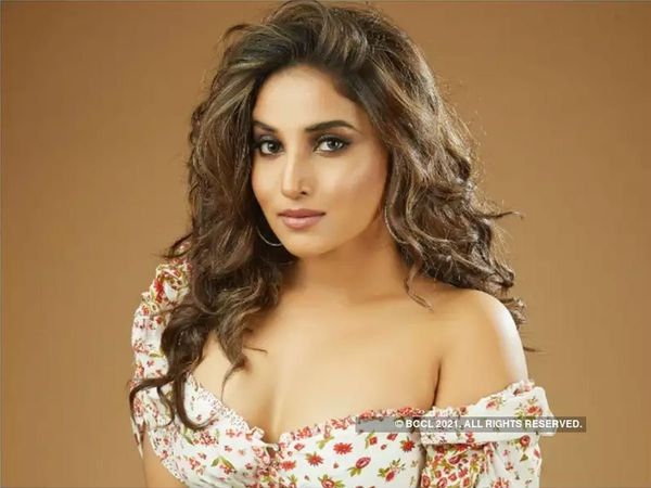 Choti Sardarni Actress Yuvleen Kaur, युवलीन कौर एक्ट्रेस