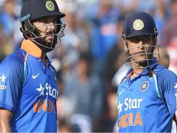 Yuvraj Singh and MS Dhoni