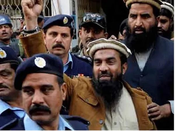 पाकिस्‍तान : सलाखों के पीछे आतंक का आका लखवी, क्‍या मुंबई हमलों के लिए ठहराया जाएगा जिम्‍मेदार?