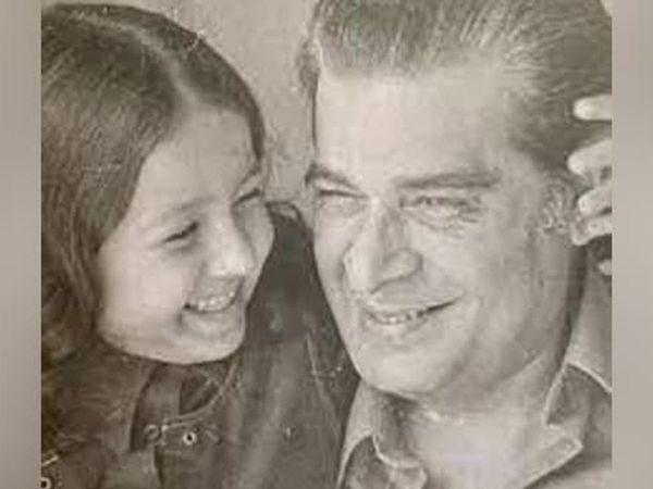 Zeba Bakhtiar Childhood Photo