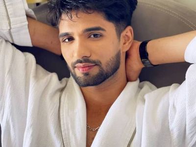 Zeeshan Khan Zeeshan Khan