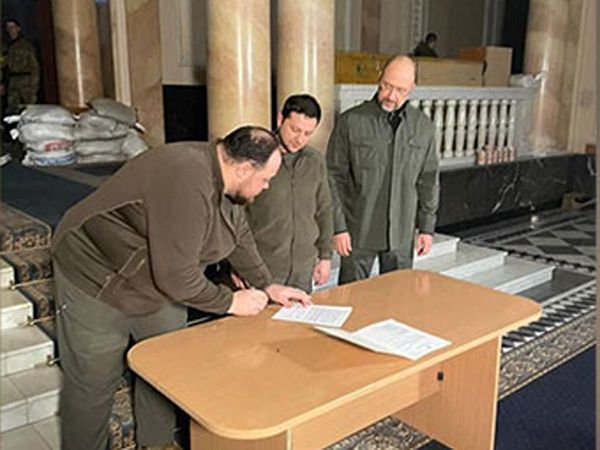 EU granted Ukraine candidate status