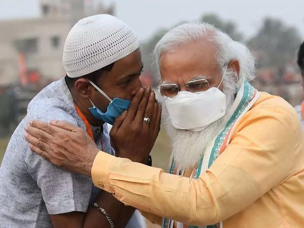 West Bengal Election What did Zulfiqar Ali, man in viral photo, tells PM Modi
