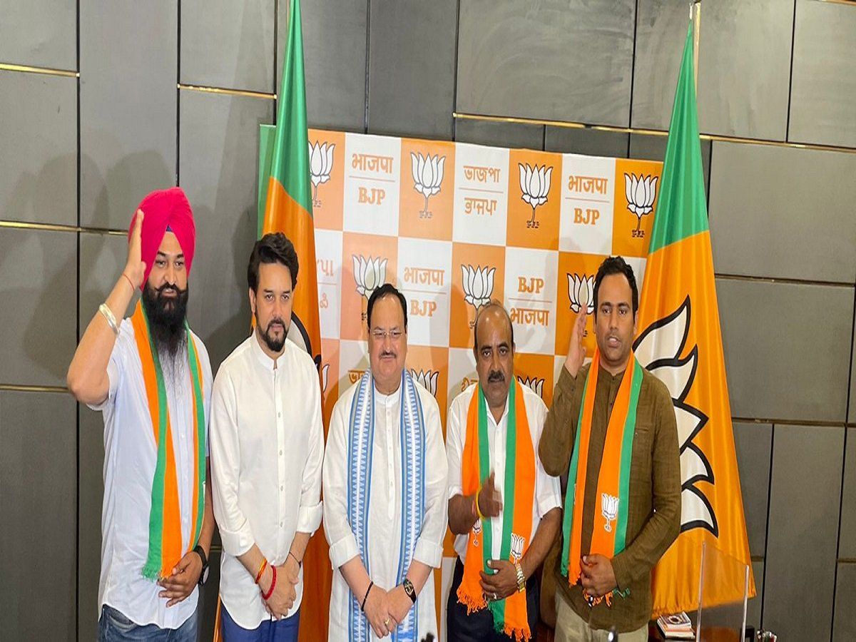 आम आदमी पार्टी को हिमाचल प्रदेश में बड़ा झटका, अध्यक्ष समेत कई बड़े नेता बीजेपी में शामिल