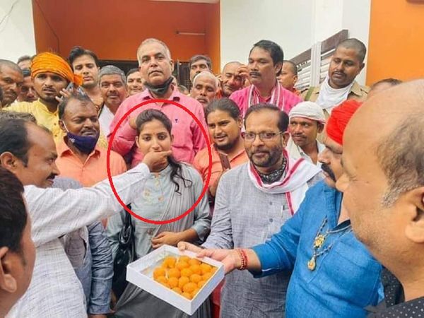 Know who is 21-year-old Aarti Tiwari from Blarampur, who is being discussed all over the country