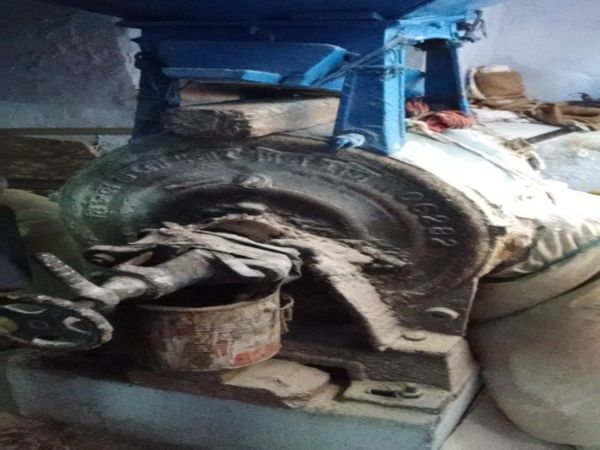 Women's own flour-spice mill