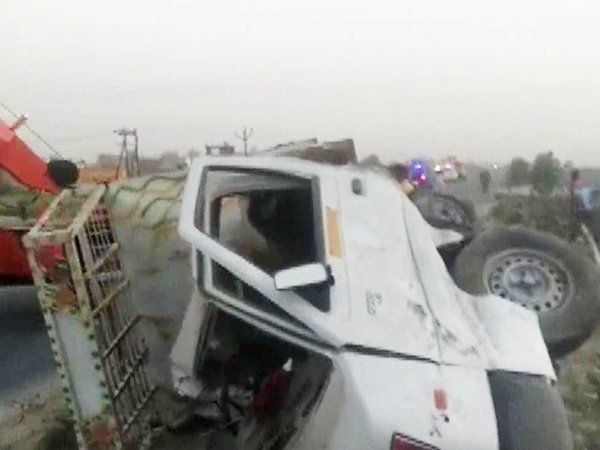 Etawah Road Accident