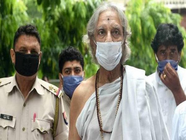 babri masjid case result:फैसले के बाद आचार्य धर्मेंद्र बोले, अभी तो यह झांकी है, काशी-मथुरा बाकी है