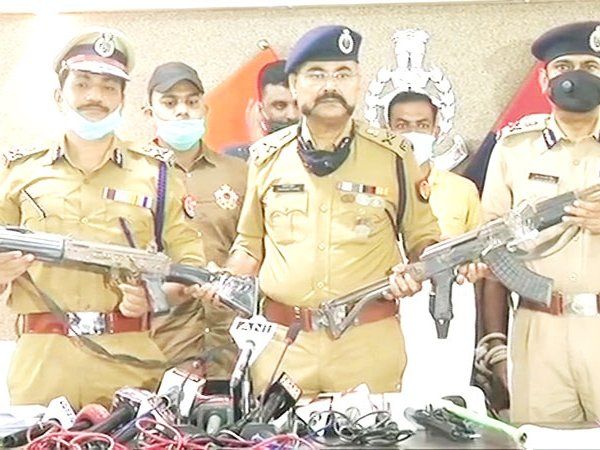 Kanpur Shootout Vikas Dubey's close aide Shashikant arrested AK 47 and INSAS rifle recovered Robbed from police