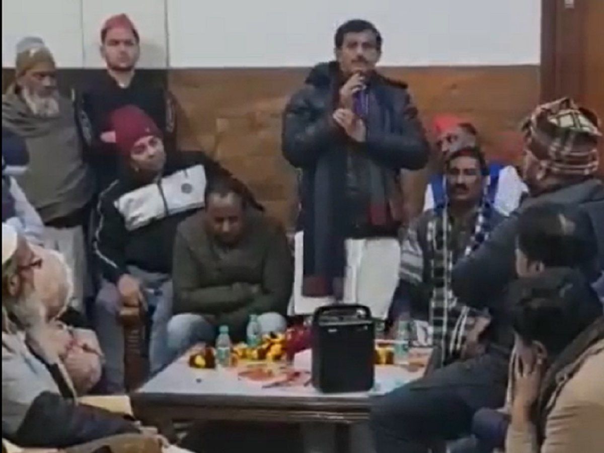 सपा प्रत्याशी के बिगड़े बोल, कहा- आ रही हमारी सरकार, चुन-चुनकर लेंगे बदला, बवाल के बाद दी सफाई