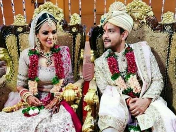 Aditya Narayan with wife Shweta Agarwal