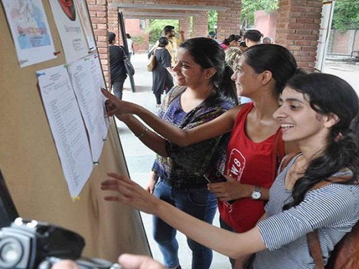 DU Admission : डीयू के कॉलेज में इस बार बढ़ सकती हैं सीटें, और ऊपर जा सकती है मेरिट लिस्ट