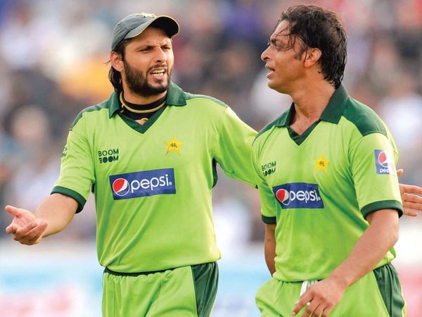 shahid afridi and shoaib akhtar