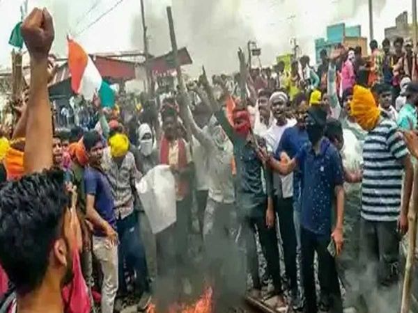 Uttar Pradesh UP Police arrested about 2000 people accused of violence over Agneepath scheme and Prophet remarks