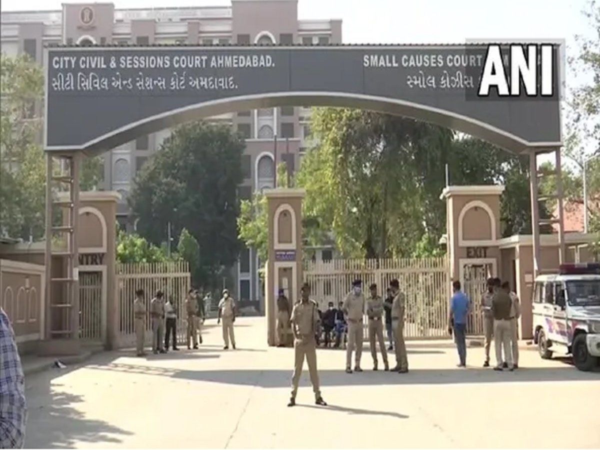 Ahmedabad bomb blast: 'गवाह पहचान न सकें, इसलिए हुलिया बदलते रहते थे अभियुक्त'