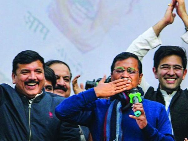 Arvind Kejriwal news style of politics 'Flying Kiss and 'I Love You'