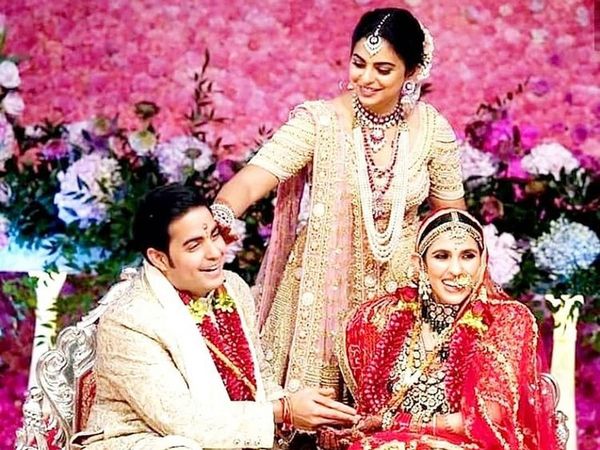Akash Amabni and Shloka Mehta Wedding Photo