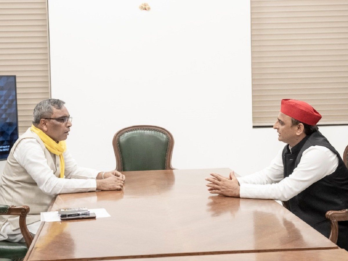 op rajbhar and akhilesh yadav