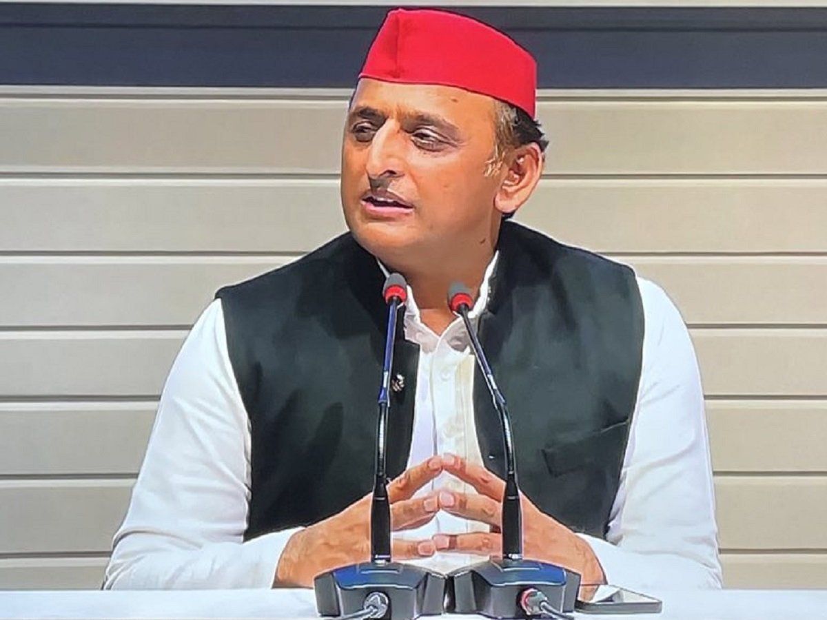 BJP से बोले अखिलेश यादव- जिसका टिकट काटना चाहते हैं, काट दें, अब हम किसी को अपनी पार्टी में शामिल नहीं करेंगे