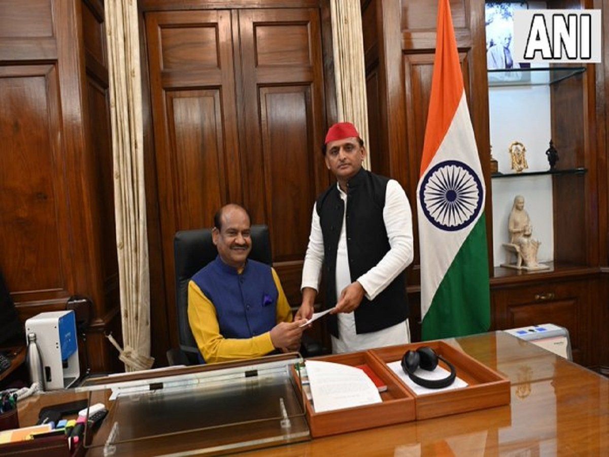 अखिलेश यादव का लोकसभा से इस्तीफा, बन सकते हैं नेता प्रतिपक्ष