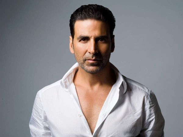 Akshay Kumar help the Mumbai Police Foundation Against Coronavirus Fight contributes Rs. 2 crores