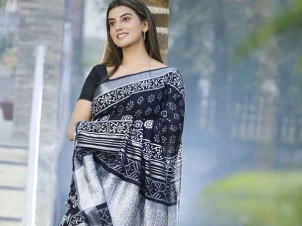 Akshara Singh Saree Photo