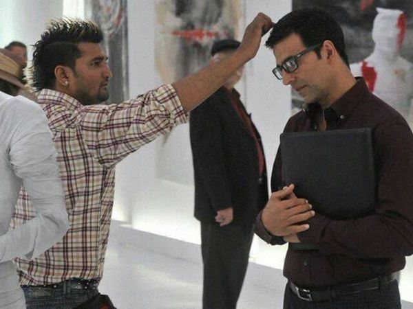 Akshay Kumar with Late Hair Dresser Milan Jadhav
