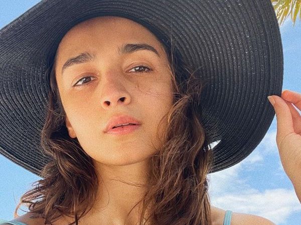 Alia Bhatt Beauty Hacks, Alia Bhatt face pack for glowing skin, Alia Bhatt face pack, Alia Bhatt face care, Alia Bhatt glowing skin secret, Alia Bhatt glowing skin Hacks, आलिया भट्ट की चमकती त्वचा का राज, आलिया भट्ट की ब्यूटी सीक्रेट, आलिया भट्ट का ब्यूटी