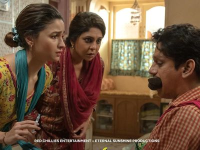 Alia Bhatt drops new posters and reveals 'Darlings' trailer will be out on July 25 Alia Bhatt drops new posters and reveals 'Darlings' trailer will be out on July 25