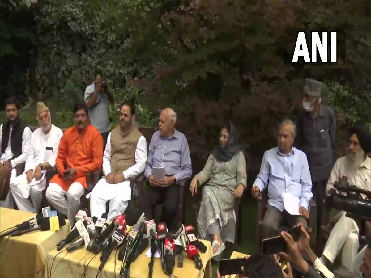 'गैर-स्थानीय लोगों को वोटिंग के अधिकार का विरोध करती हैं जम्मू-कश्मीर की पार्टियां, जा सकते हैं कोर्ट'- फारूक अब्दुल्ला